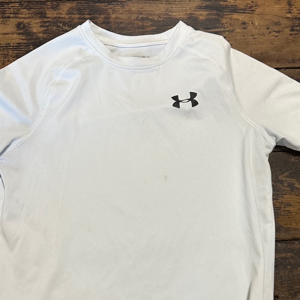 Under Armour White short Sleeve Performance Crew Shirt with Black Logo